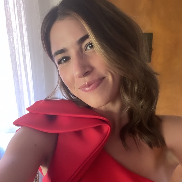 Meet your Posher, Francesca - Picture 2 of 4